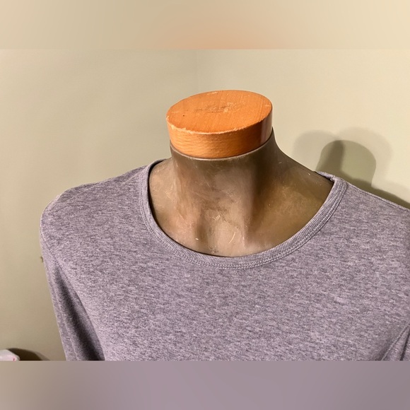 Gap Favorite Gray Long-Sleeve tee - Size Medium - Picture 2 of 12